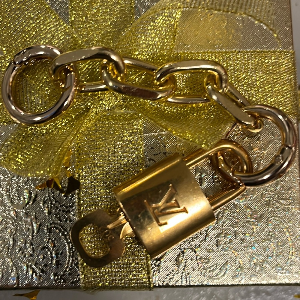 Louis Vuitton Lock And Key 302